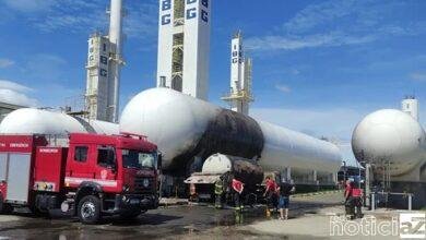 VÍDEO - Caminhão sofre incêndio dentro de empresa de oxigênio em Jundiaí