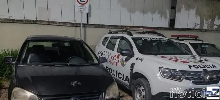 Dupla acusada de roubar loja de celulares é presa