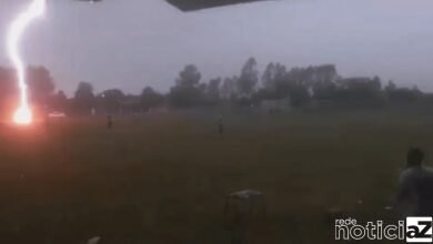 Vídeo: Raio atinge campo de futebol durante partida