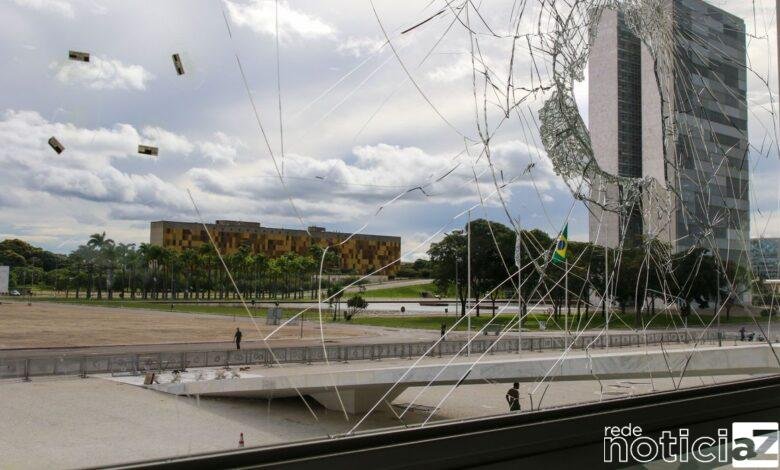 PGR pede inclusão de Bolsonaro em inquérito sobre ataques terroristas