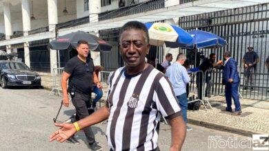 Sósia de Pelé recorda experiências e quer seguir homenageando o Rei