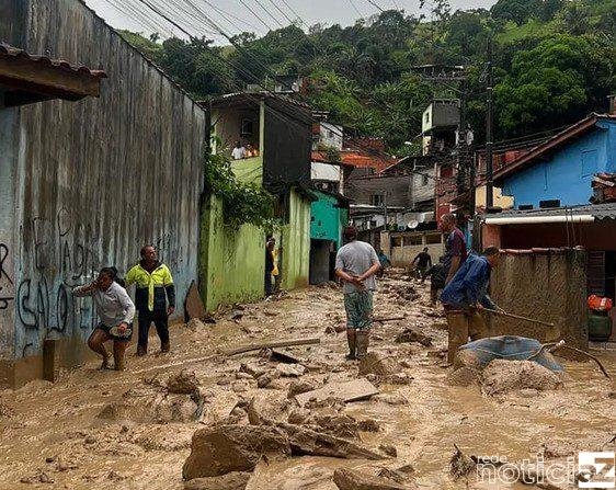 Governo de SP confirma que 44 pessoas morreram na tragédia do Litoral Paulista