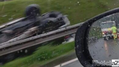 Carro capota na Bandeirantes e vai parar no canteiro central