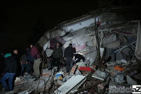 Terremoto na Turquia e Síria matam mais de 1,2 mil pessoas