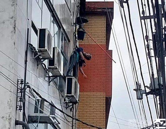 Trabalhador que foi eletrocutado no Centro de Santos foge de UPA