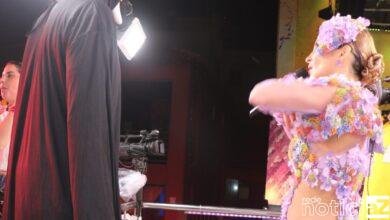 Vídeo - Claudia Leitte se assusta com Ghostface em ação da Paramount Pictures durante o Carnaval de Salvador