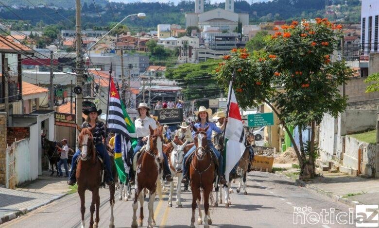 Vem aí o Desfile de Cavaleiros com Festival Sertanejo de Vinhedo