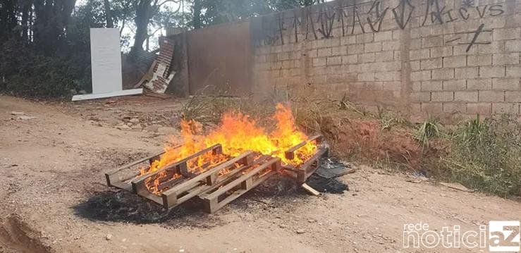 Moradores ficam "pistolas" com falta de pavimentação de via que liga Várzea Paulista com Jundiaí