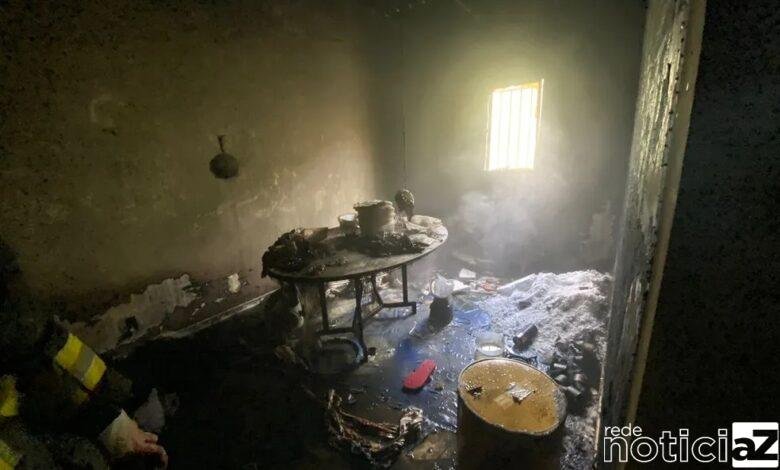 Refinaria de drogas em Várzea Paulista pega fogo