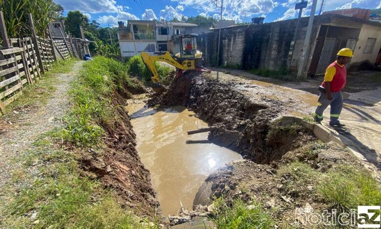 Limpeza de córregos é intensificada em Cajamar para evitar enchentes