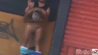 VÍDEO - Casal de homens é flagrado realizando atos sexuais em plena luz do dia