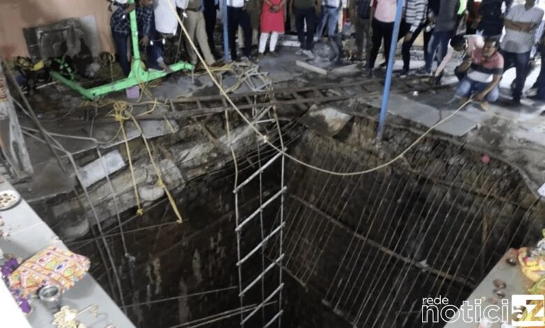 Vídeo - Chão de Templo na Índia desaba e deixa 13 mortos