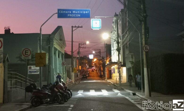 Luminárias são colocadas em faixas de pedestres de Jundiaí