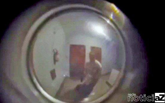 Vizinha bate na porta de síndico e comete ofensas e ameaças