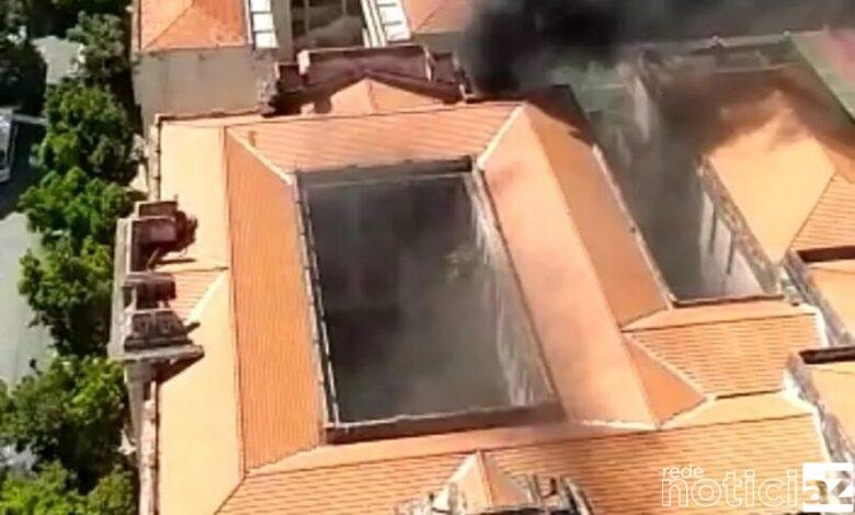 VÍDEO: Incêndio atinge Instituto de Educação com 270 funcionários