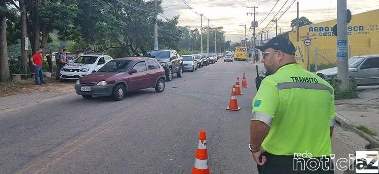 Motociclista fica ferido em estrada de Jundiaí