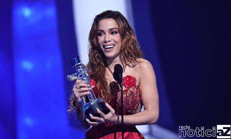Anitta deixa gravadora Warner após reclamações públicas e campanha