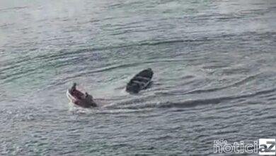 Barco 'fantasma' chama a atenção dos banhistas no Litoral