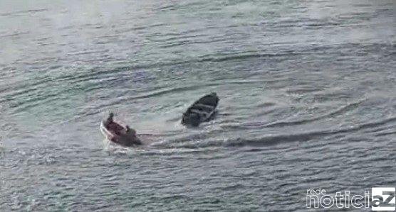 Barco 'fantasma' chama a atenção dos banhistas no Litoral