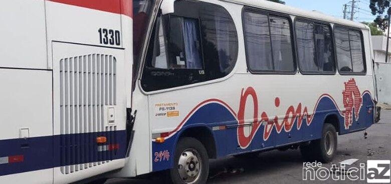 Três ônibus batem em Jundiaí
