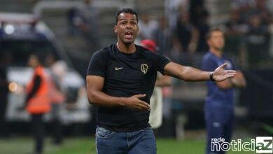 Corinthians demite Fernando Lázaro e inicia procura por novo técnico