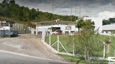 um dos suspeitos é o ex-companheiro da vítima e tinha ido até sua casa buscar a filha, com a sua atual namorada