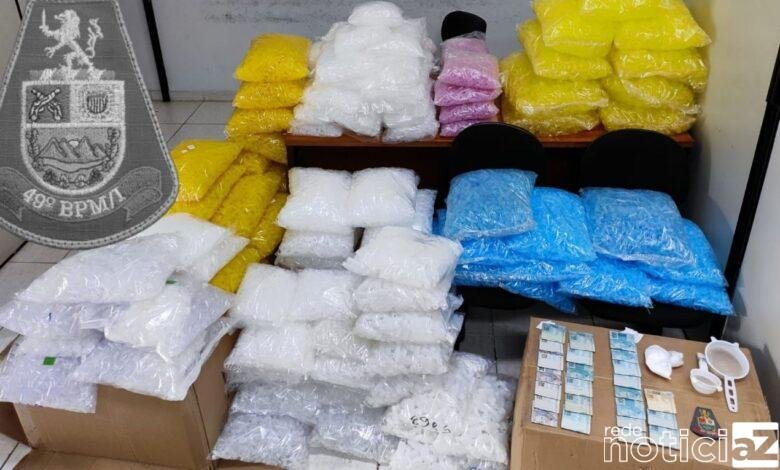 Homem é preso com material para embalar drogas