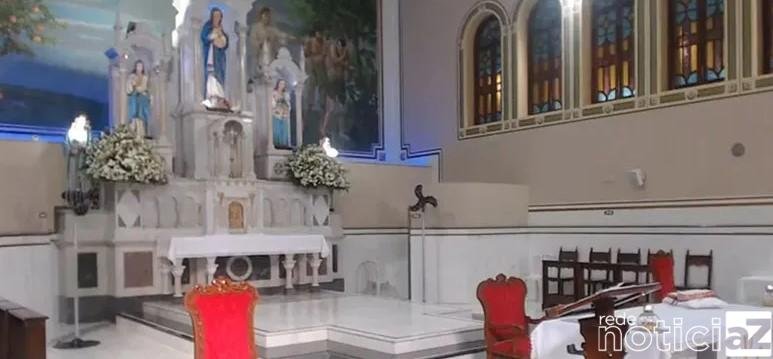 Padre é surpreendido com invasão de morador de rua em plena missa em Jundiaí