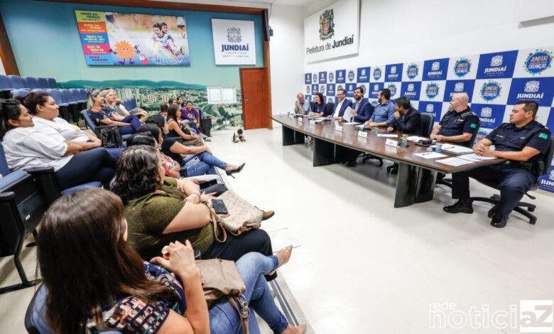 Famílias de Jundiaí participam de reunião com Prefeito e gestores sobre segurança nas escolas