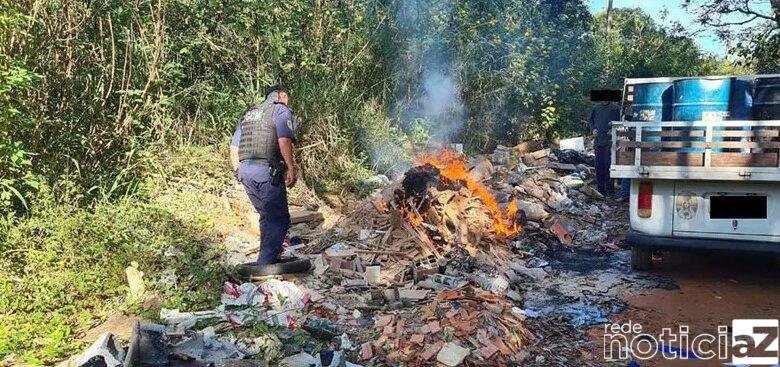 Descarte de entulhos é flagrado em área de mata em Campo Limpo Paulista