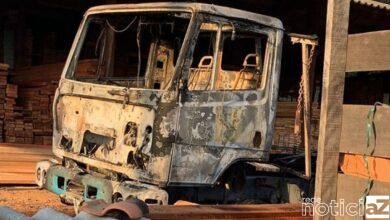 Incêndio criminoso destrói madeireira em Jundiaí