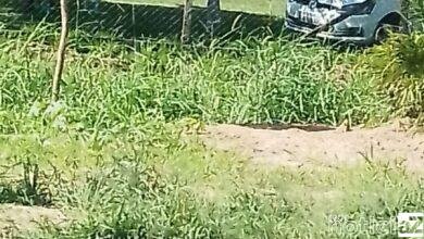 Homem apanha de moradores após ser confundido com outra pessoa