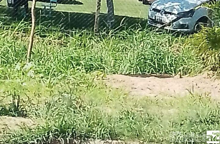 Homem apanha de moradores após ser confundido com outra pessoa