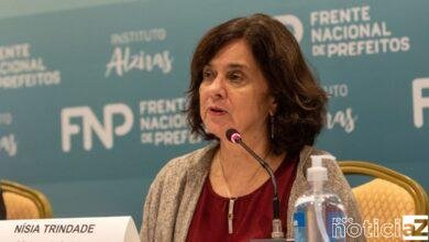 Ministra da Saúde garante que "é hora de intensificar a vacinação"