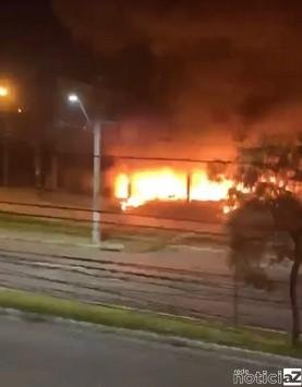 Brechó é atingido por incêndio de grandes proporções em Jundiaí