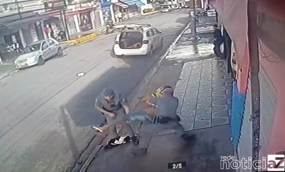 VÍDEO – Policiais são baleados durante briga com bandido