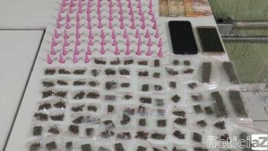 Dois homens são presos após um deles dedurar posse de drogas