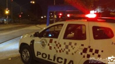 Homem de 48 anos é suspeito de matar outro homem a madeiradas