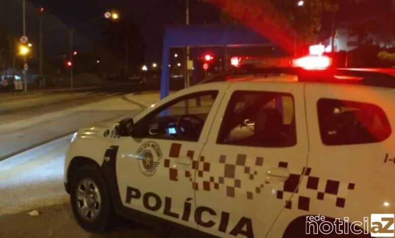 Homem de 48 anos é suspeito de matar outro homem a madeiradas