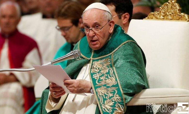 Papa Francisco apoia pessoa transgênero
