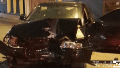 Vítimas recebem socorro, após grave acidente em Jundiaí