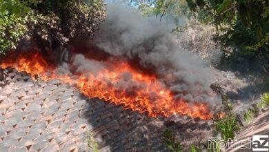 VÍDEO - Vândalos ateiam fogo em diversos pneus em Campo Limpo Paulista