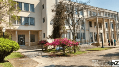 Professor Universitário é Demitido após Assédio Sexual a Aluna por Meio de Mensagens