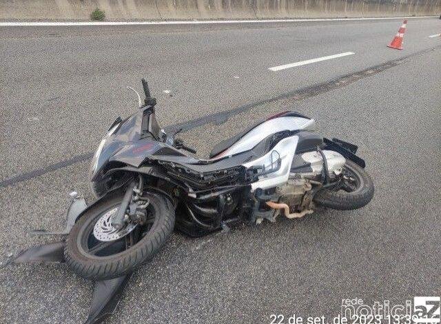 Motociclista morre após ser prensado por carro em Rodovia