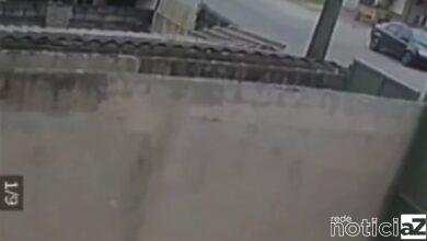 VÍDEO - Bebê é arremessado de veículo durante acidente