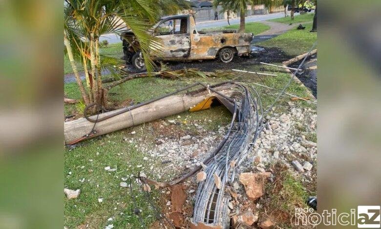 Homem bate carro contra poste após roubar veículo em Jundiaí