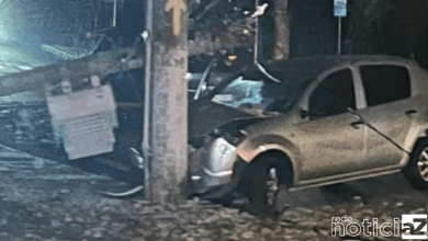 Acidente de carro deixa moradores do retiro sem energia elétrica