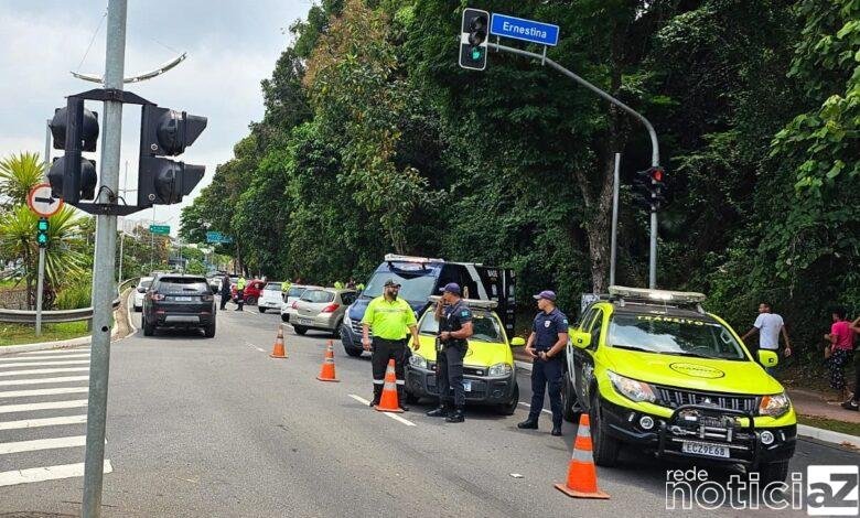 Operação fiscaliza veículos em situações irregulares em Jundiaí