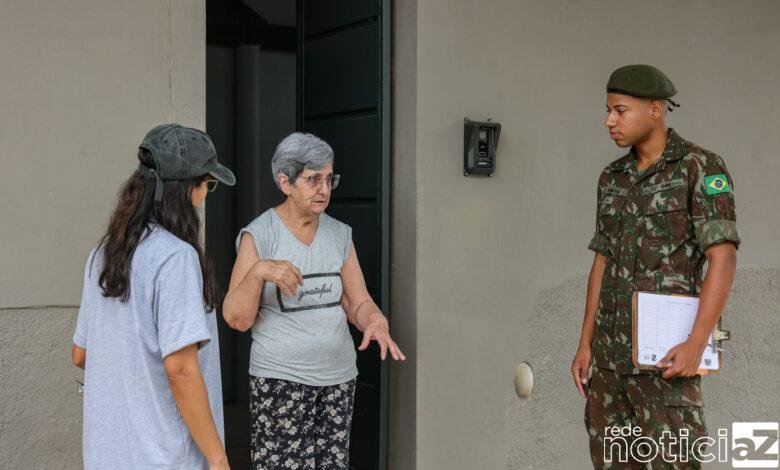 Soldados reforçam orientações para combater o mosquito da dengue em Jundiaí