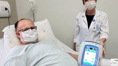 Paciente recebe alta após tratamento inédito na região